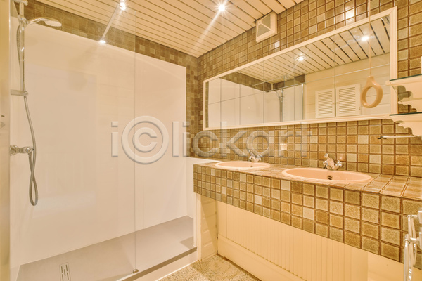 화려 사람없음 JPG 포토 해외이미지 거울 빛 샤워기 샤워부스 세면대 실내 심플 욕실 인테리어 화장실