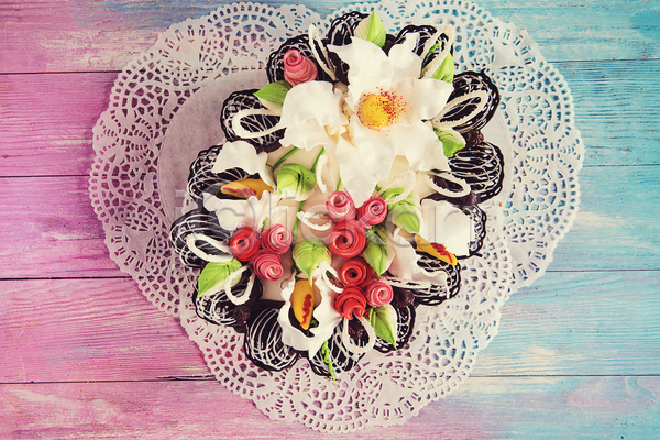 사람없음 JPG 포토 하이앵글 해외이미지 꽃 나무배경 실내 케이크