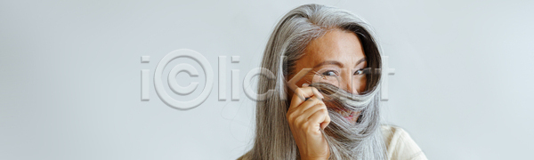 행복 동양인 사람 성인 여자 한명 JPG 포토 해외이미지 건강 긍정 닫기 돌봄 라이프스타일 모델 백그라운드 뷰티 블라우스 상점 스타일 앉기 우주 은색 은퇴 응시 장난 중앙 텍스트 해외포토 헤어스타일 회색