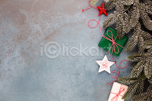 사람없음 JPG 포토 해외이미지 별 별모형 선물상자 실내 잎 크리스마스 크리스마스용품 회색배경