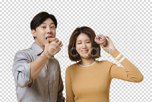 20대 남자 두명 성인 성인만 여자 한국인 PNG 편집이미지 누끼 눈감음 도넛 들기 먹기 미소(표정) 상반신 웃음 커플 편집 편집소스