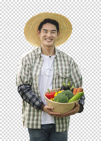 20대 남자 성인 성인남자한명만 한국인 한명 PNG 편집이미지 농부 농작물 누끼 들기 미소(표정) 밀짚모자 바구니 상반신 웃음 채소 편집 편집소스