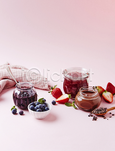 사람없음 JPG 포토 과일잼 디저트 딸기 딸기잼 분홍색배경 블루베리 블루베리잼 실내