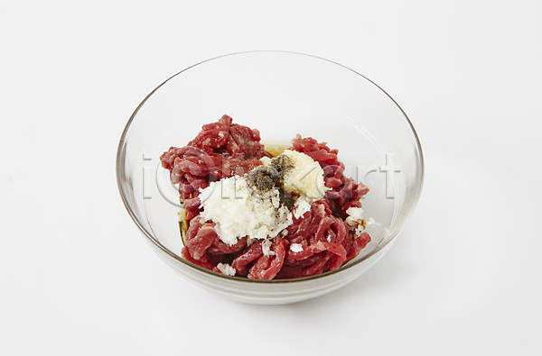 요리중 사람없음 JPG 포토 다진마늘 생고기 소고기 식재료 실내 양념 후추 흰배경