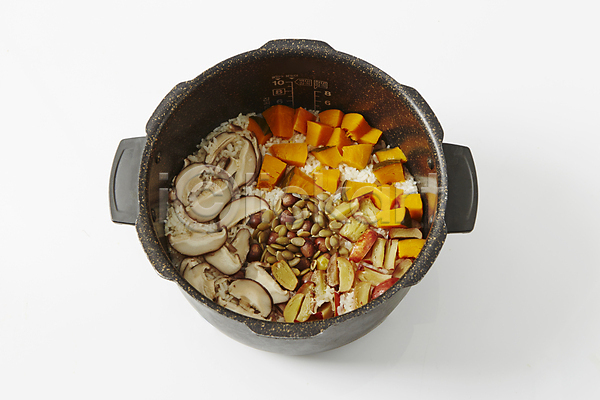 사람없음 JPG 포토 당근 대추 밥솥 식재료 실내 쌀 요리준비 은행(열매) 표고버섯 호박씨 흰배경