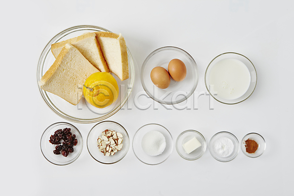 사람없음 JPG 포토 하이앵글 계란 버터 설탕 소금 시나몬가루 식빵 식재료 실내 아몬드슬라이스 우유 크랜베리 한라봉
