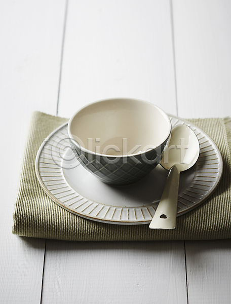 사람없음 JPG 포토 그릇 나무배경 숟가락 식탁보 실내 접시