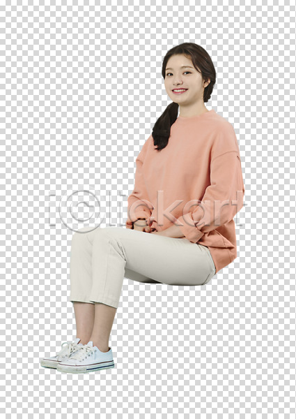 20대 성인 성인여자한명만 여자 한국인 한명 PNG 편집이미지 누끼 미소(표정) 앉기 웃음 응시 전신 캐주얼 편집 편집소스