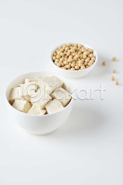 사람없음 JPG 포토 건강식 그릇 다이어트음식 담기 두부 두부요리 메주콩 스튜디오촬영 콩 흰배경