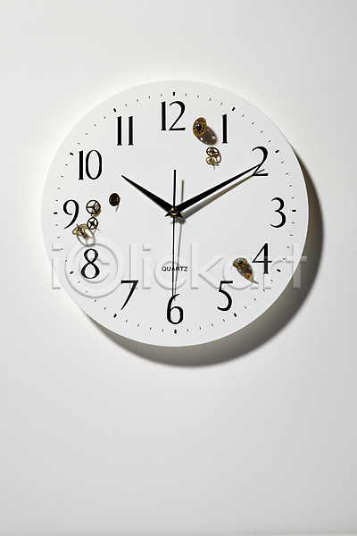 사람없음 JPG 포토 벽걸이시계 오브젝트 컨셉 톱니바퀴 흰배경