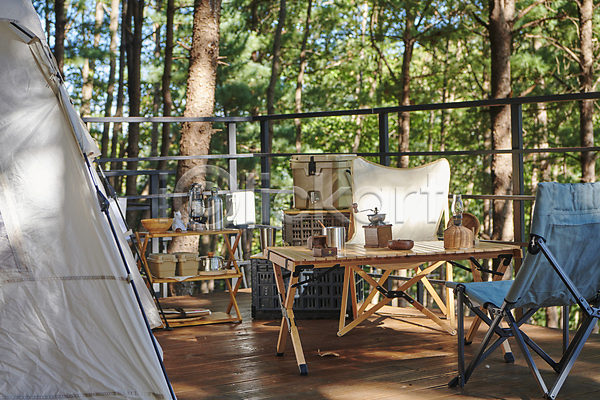 휴식 사람없음 JPG 포토 나무탁자 야외 야외테이블 여행 오브젝트 주간 캠핑 캠핑도구 캠핑의자 텐트 휴가 힐링
