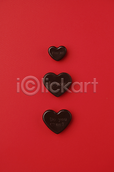 사람없음 JPG 포토 디저트 발렌타인데이 빨간색 스튜디오촬영 일렬 초콜릿 하트