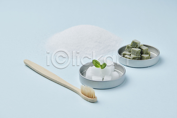 사람없음 JPG 포토 대나무칫솔 디저트 민트 사탕 설탕 스튜디오촬영 자일리톨 화이트데이