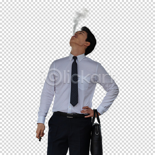 30대 남자 성인 성인남자한명만 한국인 한명 PNG 편집이미지 누끼 담배 들기 라이터 비즈니스맨 연기 흡연 흡연자