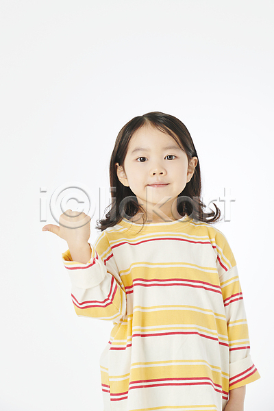 소녀(어린이) 소녀한명만 어린이 여자 한국인 한명 JPG 앞모습 포토 가리킴 상반신 스튜디오촬영 어린이라이프