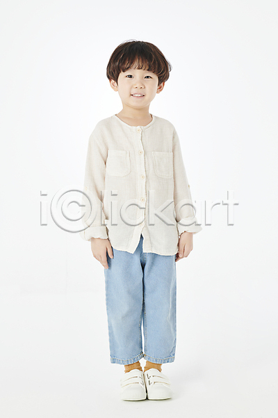 남자 소년 소년한명만 어린이 한국인 한명 JPG 앞모습 포토 미소(표정) 스튜디오촬영 어린이라이프 전신