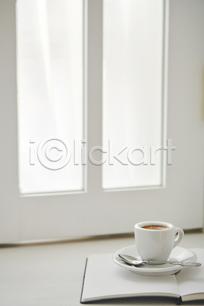 휴식 사람없음 JPG 포토 백그라운드 실내 에스프레소 오브젝트 창가 책 커피잔 티스푼 흰색