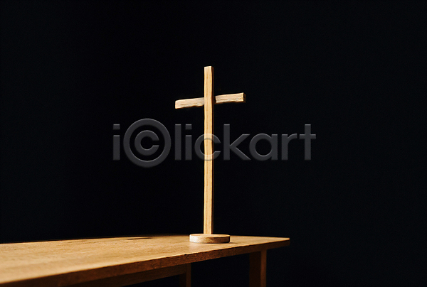 사람없음 JPG 디지털합성 편집이미지 검은색 기독교 실내 십자가 탁자 편집소스 풍경(경치)