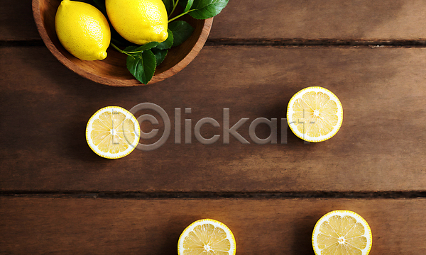 사람없음 JPG 포토 그릇 나무배경 나뭇결 단면 레몬 스튜디오촬영 슬라이스 잎 카피스페이스