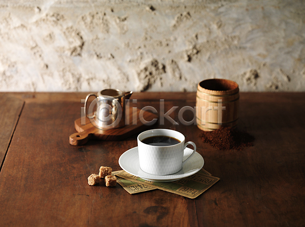 사람없음 JPG 포토 각설탕(식품) 나무탁자 맛있는 실내 커피 커피잔 흑설탕