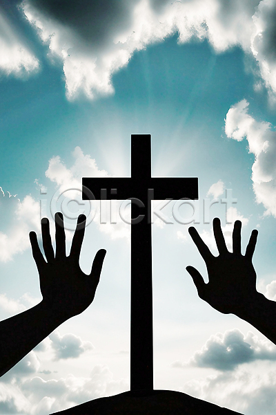 믿음 신체부위 JPG 디지털합성 실루엣 편집이미지 구름(자연) 기독교 손 손뻗기 십자가 하늘