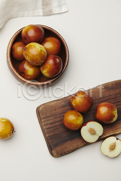 신선 사람없음 JPG 포토 하이앵글 가을(계절) 나무그릇 나무도마 담기 사과대추 스튜디오촬영 식재료 열매 유기농 접시