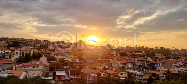 사람없음 JPG 포토 해외이미지 고리 날씨 드론 맑음 물 바다 반복 반사 백그라운드 분홍색 뷰티 빛 빨간색 새벽 수평선 아침 안테나 여행 오렌지 일몰 일출 자연 저녁 태양 파도 파란색 표면 하늘 해외202309 해외포토 햇빛 헬리콥터 황금 황혼 휴가