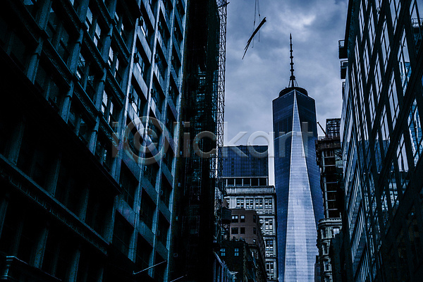 사람없음 JPG 포토 해외이미지 건물 고층빌딩 뉴욕 도로 도시 도시풍경 맨해튼 미국 북아메리카 사무실 사진촬영 야외 여행 자동차 하늘 해외 해외202309