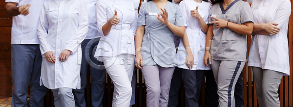 함께함 남자 사람 사람없음 JPG 포토 해외이미지 간호사 건강 건강관리 그룹 노동자 돌봄 동료 병원 비즈니스 서기 약 외과 유니폼 의사 전문직 직업 직원 컨셉 해외202309 해외포토