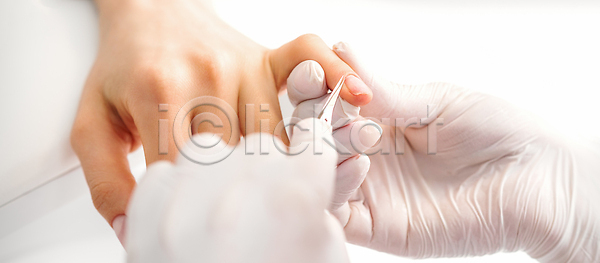사람 사람없음 여자 JPG 포토 해외이미지 건강 고객 공구 금속 돌봄 만들기 못 미용사 바디케어 방법 배너 백그라운드 뷰티 삭제 상점 서비스 손 손가락 손톱 손톱관리 스파 신청 위생관리 자르기 장비 주인 직업 치료 커터 피부 피부관리 해외202309 해외포토 흰색