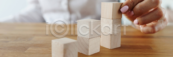 계획 목표 미래 설계 아이디어 사람 사람없음 여자 JPG 포토 해외이미지 건물 게임 경영 계단 골 기하학 길 놀이 단계 모델 목재 묘사 미니어처 벽돌 부분 비즈니스 비즈니스우먼 사무실 생각 숫자 심볼 쌓기 장난감 정상 책상 천 큐브 탁자 탑 표면 해외202309 해외포토