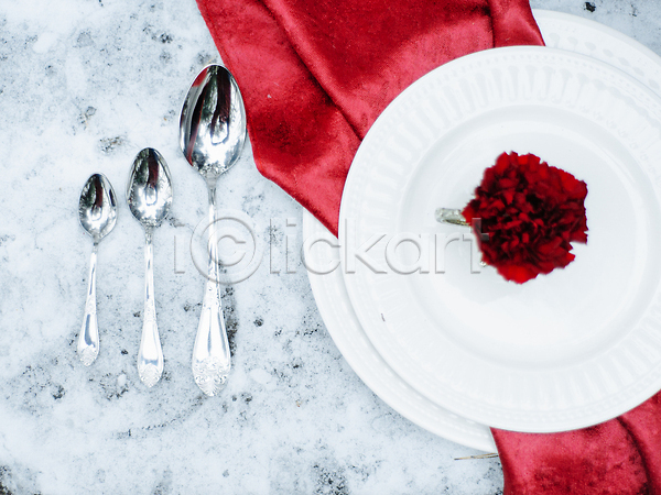 사랑 화려 사람없음 JPG 포토 해외이미지 빨간색 숟가락 장미 저녁식사 접시 천(직물) 해외202309