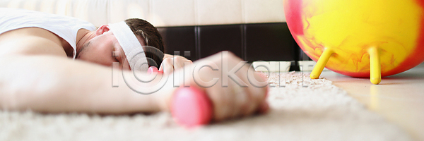 피곤 사람 사람없음 JPG 포토 해외이미지 건강 골 공 공구 기차 내부 리빙 몸무게 바닥 방 생물 소파 손 스포츠 습관 신체 실내 쌓기 아령 아침 에너지 연습 운동 운동가 잠 장비 적자 점프 주말 주택 중앙 취미 카펫 해외202309 해외포토 헬프 혼자 힘듦