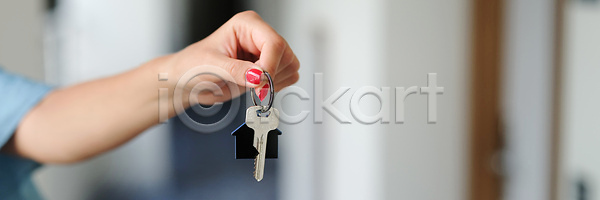 고급 보호 성공 아이디어 투자 사람 사람없음 JPG 포토 해외이미지 개발 거래 건물 구매 대출 도시 렌탈 모양 문 비즈니스 서비스 세일 소유 손 아파트 안전 열쇠 오브젝트 잡기 재산 주인 주택 중개인 진짜 추상 해결 해외202309 해외포토