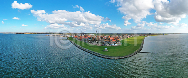 사람 사람없음 JPG 포토 해외이미지 가로 건물 건축양식 교통시설 교회 네덜란드 도시 도시풍경 마을 문화 물 바다 보트 센터 여행 역사 옛날 요트 유럽 자연 전통 주택 타운 탑 파노라마 풍경 하늘 함선 항구 해외202309 해외포토