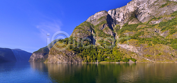 고요 보호 환경보전 휴식 사람없음 JPG 포토 해외이미지 골짜기 노르웨이 바다 뷰티 산 스칸디나비아 시골 야생동물 야외 여행 유럽 자연 지질 항해 해외202309 해외포토 환경 휴가
