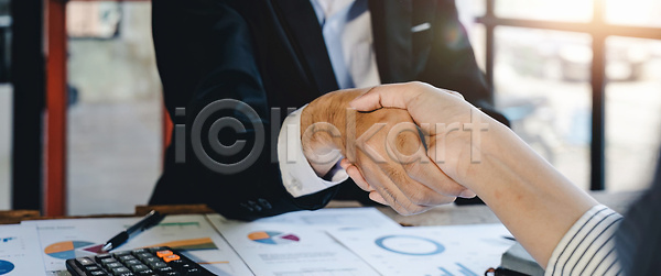 계약 성공 함께함 행복 협력 남자 사람 사람없음 성인 여자 JPG 포토 해외이미지 거래 경영 경영자 그룹 동료 떨림 변호사 비즈니스 비즈니스맨 비즈니스우먼 사무실 사업가 손 악수 업무 인사 지원 직업 컨셉 콜라보레이션 토론 통신 해외202309 해외포토 회사 흔들림