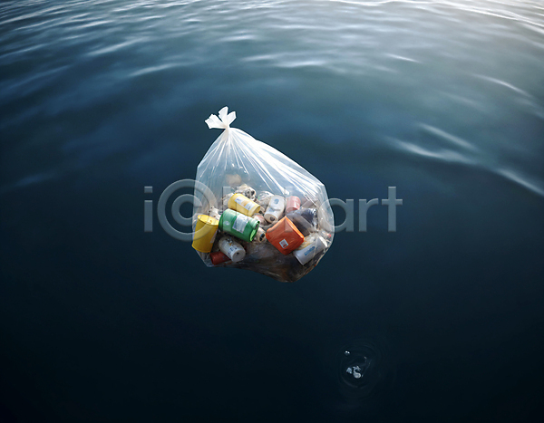 사람없음 JPG 디지털합성 편집이미지 물결 바다 쓰레기 쓰레기봉투 해양쓰레기 해양오염