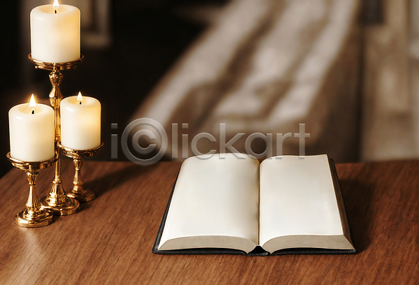 사람없음 JPG 디지털합성 편집이미지 기독교 나무탁자 성경 십자가 오브젝트 촛대 촛불 편집소스