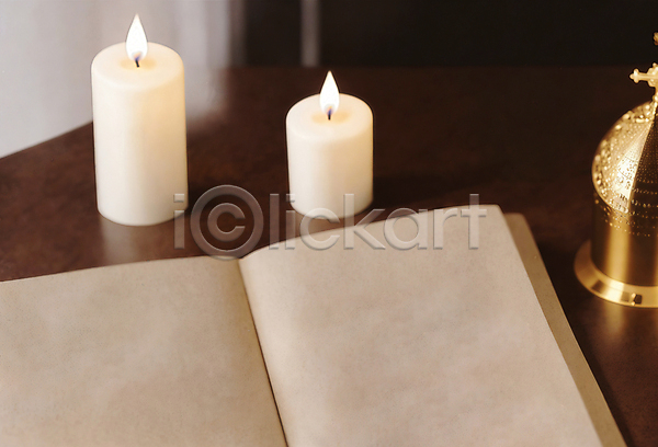 사람없음 JPG 디지털합성 편집이미지 기독교 나무탁자 성경 오브젝트 촛불 편집소스