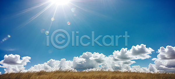 사람없음 JPG 편집이미지 구름(자연) 맑음 백그라운드 자연 잔디 태양 파란색 풍경(경치) 하늘 햇빛