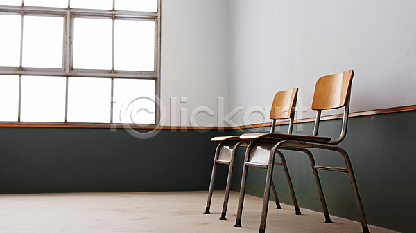 학교폭력 사람없음 JPG 디지털합성 편집이미지 공간 교실 비어있는 실내 왕따 의자 창문 학교