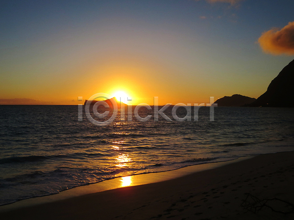 사람없음 JPG 실루엣 포토 해외이미지 겨울 구름 만 무료이미지 빛 새벽 섬 아침 일출 하늘 해변 해외202310 해외포토