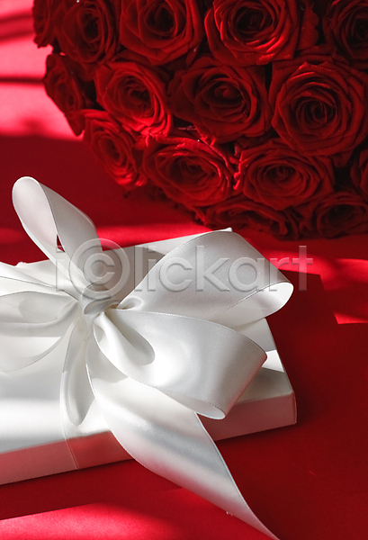 로맨틱 사랑 행복 사람없음 JPG 포토 해외이미지 꽃다발 리본 빨간색 선물상자 해외202310