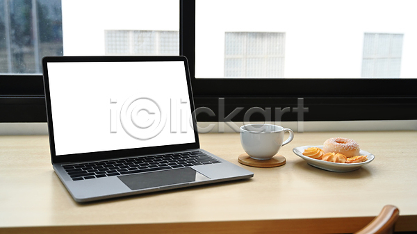 사람없음 JPG 포토 해외이미지 노트북 도넛 목업 접시 찻잔 창가 카피스페이스 컵받침 쿠키 해외202310