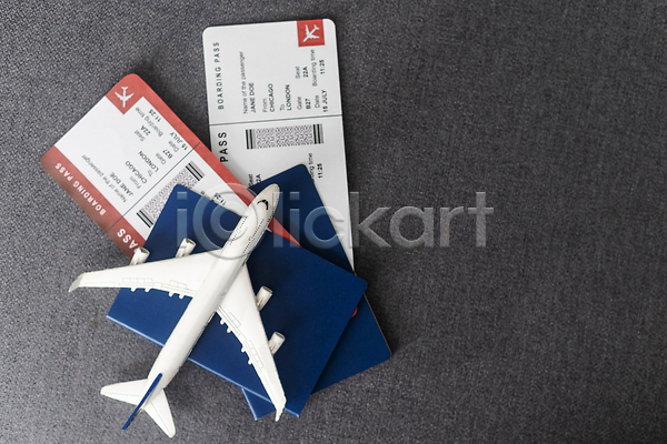 사람없음 JPG 포토 하이앵글 해외이미지 비행기 여권 여행 여행용품 오브젝트 카피스페이스 항공권 해외202310 휴가