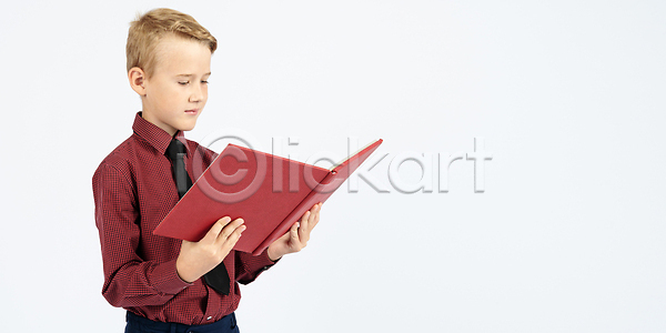 성공 청춘 남자 사람 소년 어린이 한명 JPG 포토 해외이미지 가방 감정 공책 교과서 교실 교육 긍정 남학생 문학 미소 배낭 서기 셔츠 스터디 신학기 실내 유니폼 응시 읽기 지능 책 초보 최초 카피스페이스 표현 학교 학생 학습 해외202310 해외포토