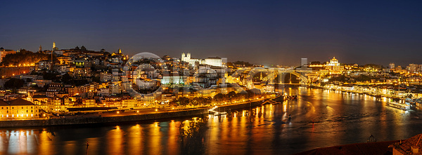 사람없음 JPG 포토 해외이미지 강 강가 건물 건축양식 교회 구시가지 도루강 도시 도시풍경 도심 랜드마크 물 빛망울 새벽 성당 세계문화유산 스카이라인 야간 여행 역사 유럽 일몰 일출 주택 창문 컬러풀 타운 탑 파노라마 포르투갈 하늘 해외202310 해외포토 황혼