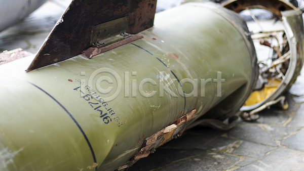 사람없음 JPG 포토 해외이미지 경보 공격 러시아인 로켓 머리 무기 미사일 반대 변장 불 소비에트 시스템 시작 야외 올리브 우크라이나 유적 작전 초록색 총알 폭발물 폭탄 해외202310 힘찬