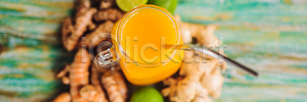 동양인 사람없음 JPG 포토 해외이미지 가루 강황 건강 고립 내추럴 노란색 다이어트 라이프스타일 문화 발리 배너 분실 비건 삶기 생강 식물 신체 약 약재 유기농 유리 유행 음료 음식 인도네시아 재료 전통 주스 지역 최고 해외202310 해외포토 허브